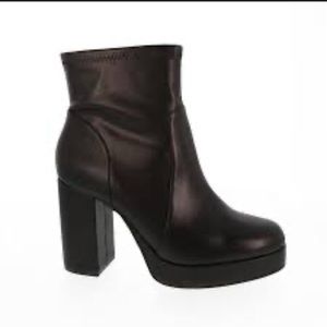 Adam tucker zandy black heeled ankle boot 10 NIB